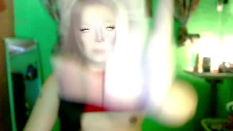 Snapshot of sweetgirl_kathy chatting on 05-04-26, 02:35 Kathy online show from 05-04-26, 02:35
