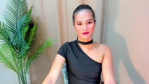 sweetgirl_latina143 online show from 09-28-25, 06:57