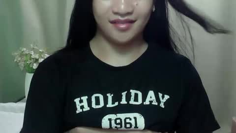 Snapshot of sweetgirly_jessa chatting on 03-21-26, 12:59 sweetgirly_jessa online show from 03-21-26, 12:59