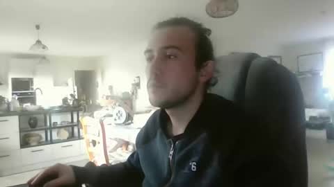 sweetguyss12 online show from 12-17-25, 01:50