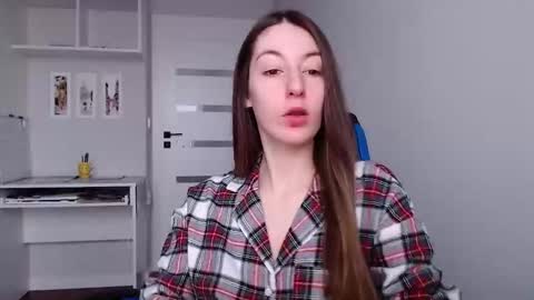 Emma  online show from 01-11-26, 08:19