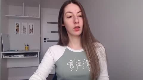 Snapshot of sweetheart_77 chatting on 02-11-26, 09:14 Emma online show from 02-11-26, 09:14