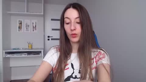Snapshot of sweetheart_77 chatting on 02-23-26, 11:07 Emma online show from 02-23-26, 11:07