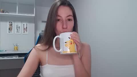 Snapshot of sweetheart_77 chatting on 02-27-26, 06:19 Emma online show from 02-27-26, 06:19