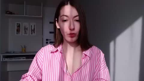 Snapshot of sweetheart_77 chatting on 03-10-26, 07:57 Emma online show from 03-10-26, 07:57