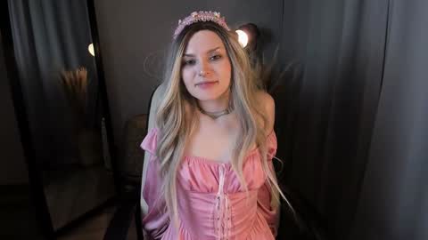 Kira online show from 12-08-24, 06:17