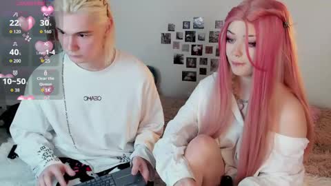 sweethearts_friends online show from 05-13-26, 12:30