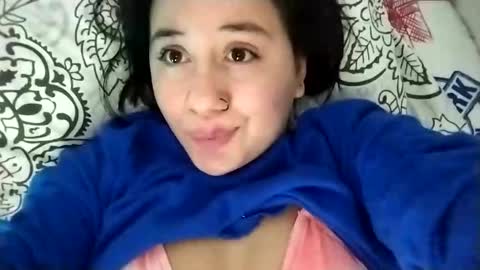 Ana Mara  i cant Make noise My family is here  online show from 02-26-25, 05:53