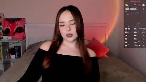 Hannah online show from 11-28-25, 01:25