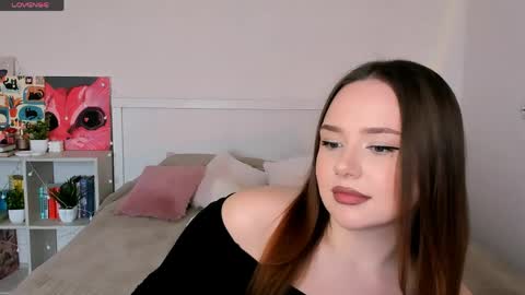 Snapshot of sweetie_candy_ chatting on 05-13-26, 02:14 Hannah online show from 05-13-26, 02:14