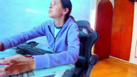 FOXXY online show from 08-04-26, 11:46