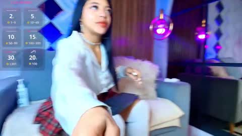 Snapshot of sweetie_foxxxx chatting on 10-18-25, 11:11 violeta online show from 10-18-25, 11:11