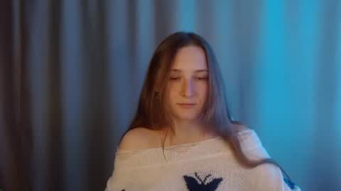Snapshot of sweetie_lover chatting on 06-28-26, 09:21 Annie online show from 06-28-26, 09:21