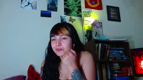 Snapshot of sweetie_maryy chatting on 02-14-25, 05:25 Maria my insta sweetie maryy online show from 02-14-25, 05:25