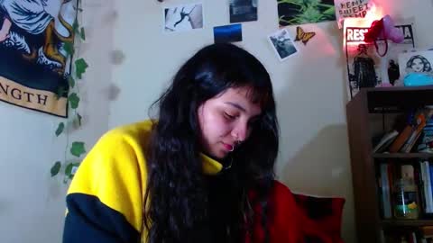 Snapshot of sweetie_maryy chatting on 02-28-25, 05:15 Maria my insta sweetie maryy online show from 02-28-25, 05:15