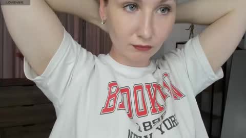 Snapshot of sweetiedrip chatting on 09-20-25, 07:42 Lora online show from 09-20-25, 07:42