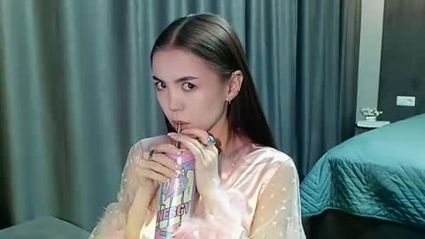 Snapshot of sweetieee_kira chatting on 11-09-25, 09:24 sweetieee_kira online show from 11-09-25, 09:24