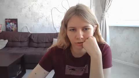 SweetieeFox online show from 09-14-25, 07:18