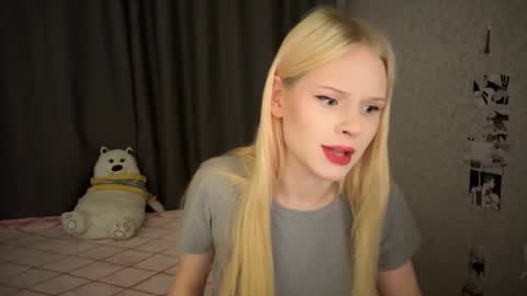 Snapshot of sweetielis chatting on 01-08-25, 04:34 sweetie Lisa3 online show from 01-08-25, 04:34
