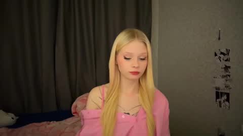 Snapshot of sweetielis chatting on 01-19-25, 02:06 sweetie Lisa3 online show from 01-19-25, 02:06