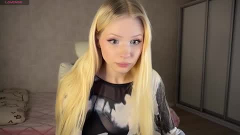 Snapshot of sweetielis chatting on 03-12-25, 05:49 sweetie Lisa3 online show from 03-12-25, 05:49