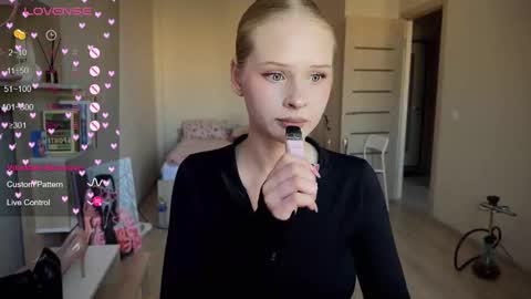 Snapshot of sweetielis chatting on 09-11-25, 02:50 sweetie Lisa3 online show from 09-11-25, 02:50