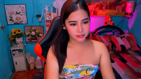 Snapshot of sweetienicole chatting on 12-12-24, 05:04 Nicole online show from 12-12-24, 05:04