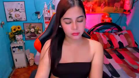 Snapshot of sweetienicole chatting on 12-13-24, 05:21 Nicole online show from 12-13-24, 05:21