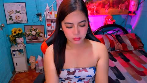 Snapshot of sweetienicole chatting on 12-17-24, 09:07 Nicole online show from 12-17-24, 09:07
