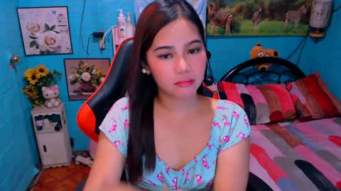 Snapshot of sweetienicole chatting on 01-15-25, 06:40 Nicole online show from 01-15-25, 06:40