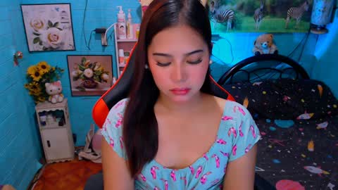 Snapshot of sweetienicole chatting on 01-23-25, 06:14 Nicole online show from 01-23-25, 06:14