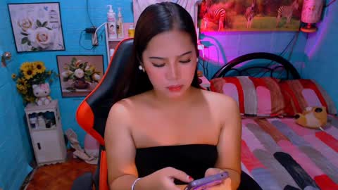Snapshot of sweetienicole chatting on 02-02-25, 10:02 Nicole online show from 02-02-25, 10:02