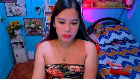 Snapshot of sweetienicole chatting on 03-08-25, 06:58 Nicole online show from 03-08-25, 06:58