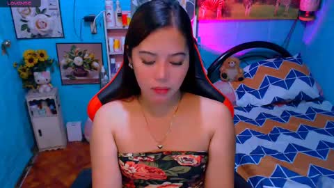Snapshot of sweetienicole chatting on 03-08-25, 10:02 Nicole online show from 03-08-25, 10:02