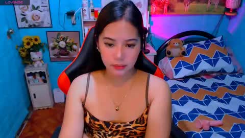 Snapshot of sweetienicole chatting on 03-10-25, 12:40 Nicole online show from 03-10-25, 12:40