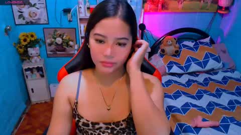 Snapshot of sweetienicole chatting on 03-12-25, 08:52 Nicole online show from 03-12-25, 08:52
