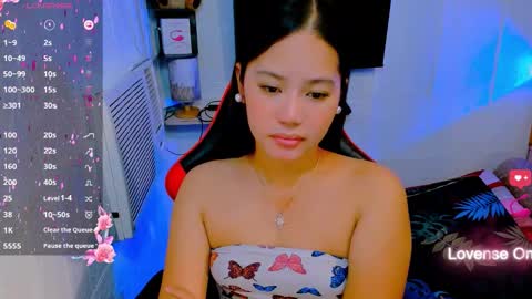 Snapshot of sweetienicole chatting on 09-19-25, 01:45 Nicole online show from 09-19-25, 01:45