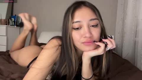 Snapshot of sweetiesoul chatting on 12-15-24, 04:37 sweetiesoul online show from 12-15-24, 04:37