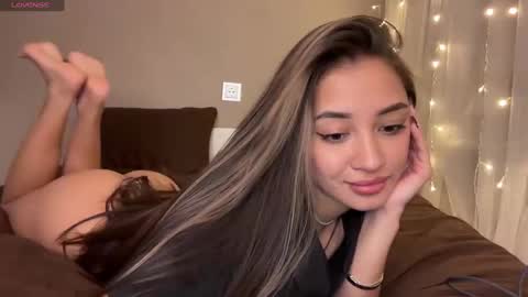 Snapshot of sweetiesoul chatting on 01-07-25, 05:42 sweetiesoul online show from 01-07-25, 05:42