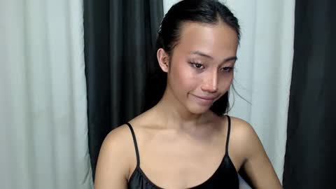 Snapshot of sweetiie_caren chatting on 01-17-25, 03:34 CAREN online show from 01-17-25, 03:34