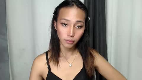 Snapshot of sweetiie_caren chatting on 01-28-25, 03:04 CAREN online show from 01-28-25, 03:04