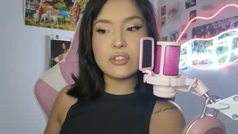 Snapshot of sweetjess01 chatting on 03-18-26, 05:32 SweetJess online show from 03-18-26, 05:32