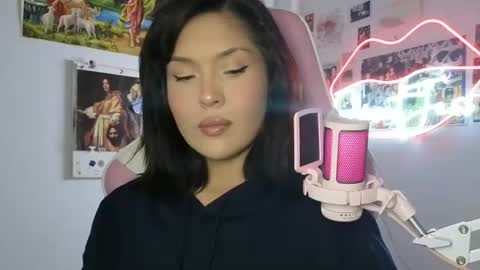 Snapshot of sweetjess01 chatting on 04-04-26, 03:27 SweetJess online show from 04-04-26, 03:27