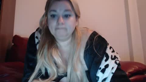 Snapshot of sweetkendraxxx4u chatting on 12-08-24, 10:03 Sweet kendra online show from 12-08-24, 10:03