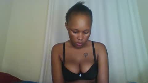 Snapshot of sweetlanniequeen chatting on 09-22-25, 12:29 salome online show from 09-22-25, 12:29