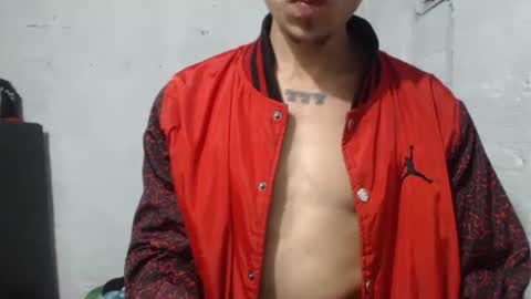 Snapshot of sweetlatinakim chatting on 05-23-26, 10:08 Camilo online show from 05-23-26, 10:08