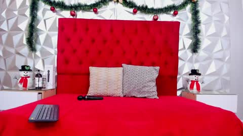 Lauren online show from 12-21-24, 05:14