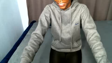 sweetlilly2540 online show from 10-24-25, 08:49