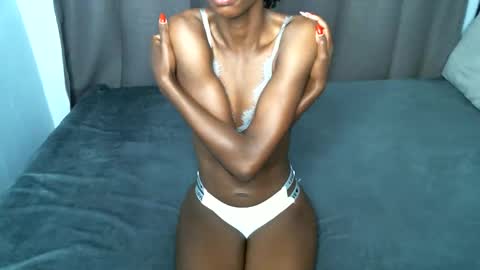 sweetlilly2540 online show from 11-10-25, 07:24