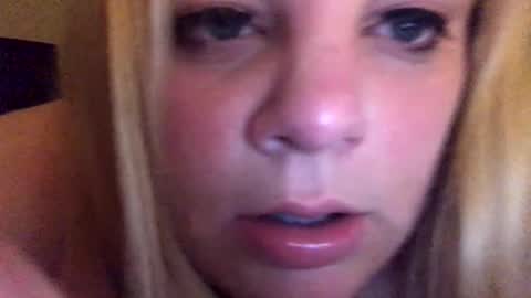 Lisa  online show from 12-22-24, 01:01